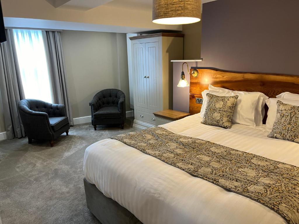 The Castle Coaching Inn, Trecastle photo 2