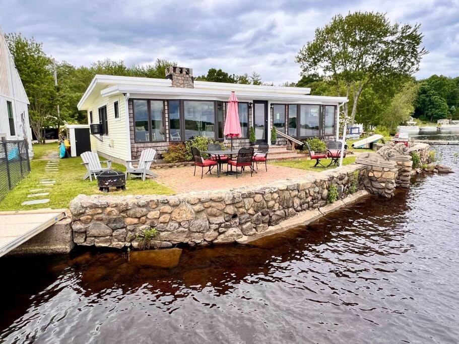 Shoreline Dreams, Lakeville