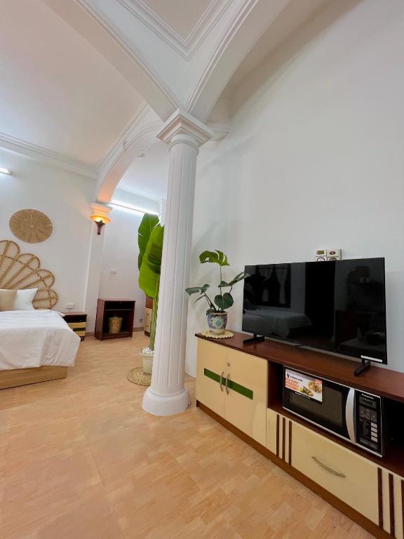 LushStay Boho – Hanoi Train Station