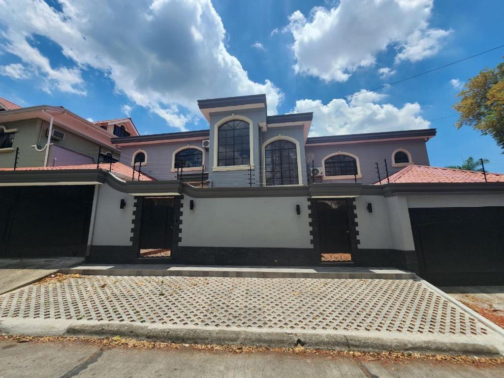 Twin House, San Pedro Sula