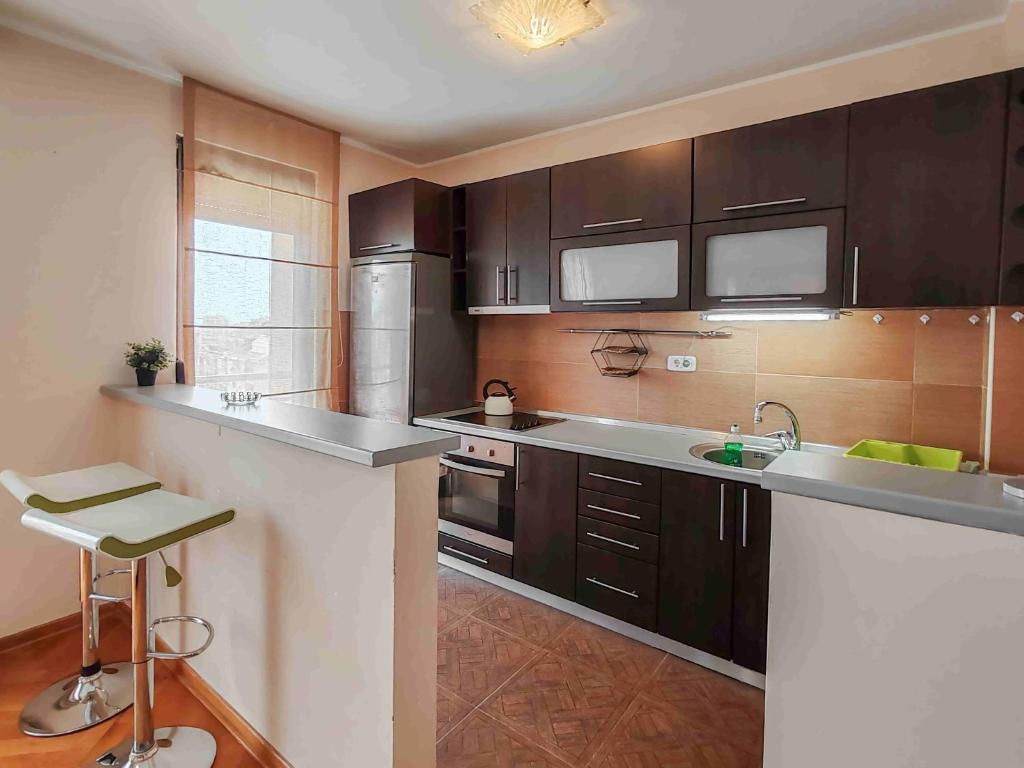 Sunny three-bedroom apartment in Budva - 4
