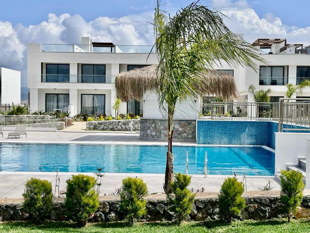 Sea And Mountain Views Penthouse Studio With Access To SPA Facilities, Bahçeli