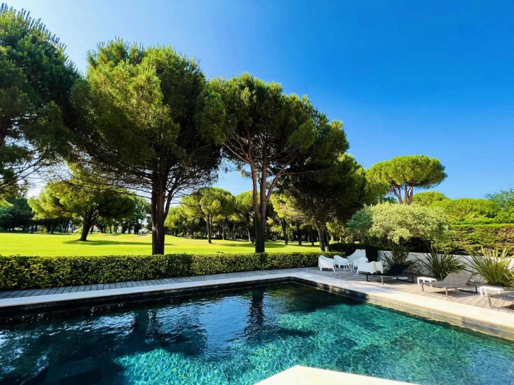 Villa Golf - Villa unique en première ligne sur le golf MAE-4044 - 4