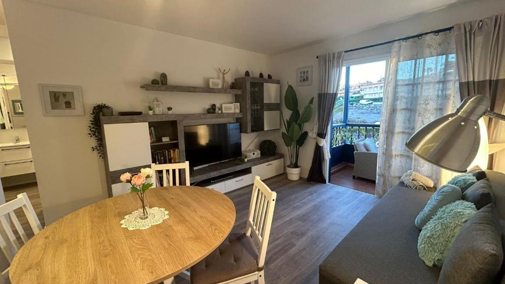 Hübsche Ferienwohnung mit 2 Schlafzimmern, Pool und WLAN, Strandnähe - 2