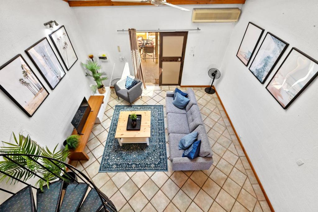 16 Cottesloe - Steps From Beach - Sleeps 3, Perth