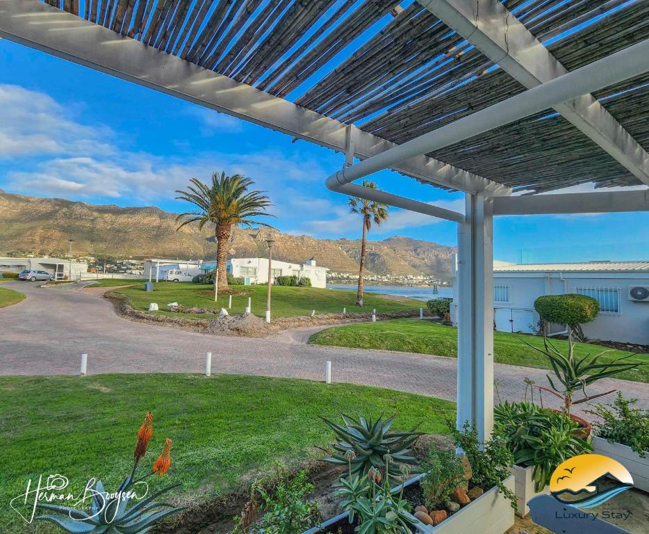 Seaside Charm, Gordonʼs Bay