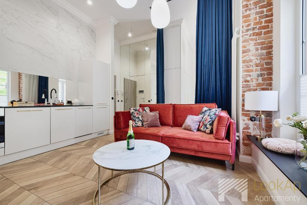 Piotrkowska Glamour by LookAp, Lodž