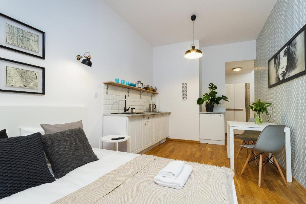 Apartment with balcony - Rzeszowska 4 Street, Krakov