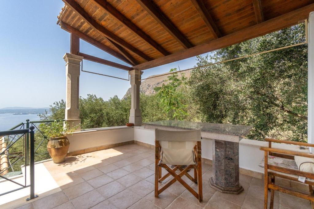 Oldstone cottage, Nisakion