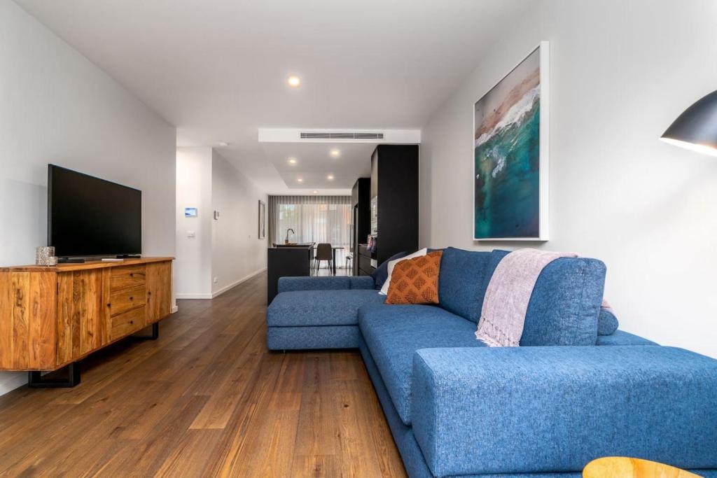 Contemporary Tri-Level APT in a Prime Central Spot - Hosted by Canstay, Canberra