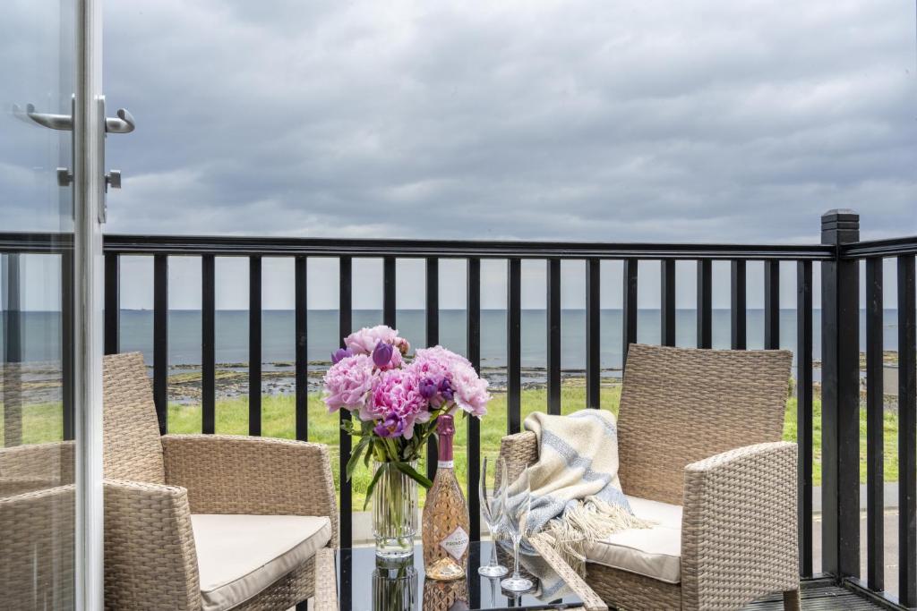 Northern Hideaways, Seascape, Seahouses