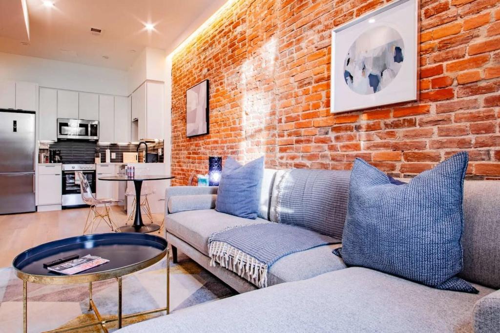 Barracks Row & Eastern Market Oasis Transit-Friendly, Washington