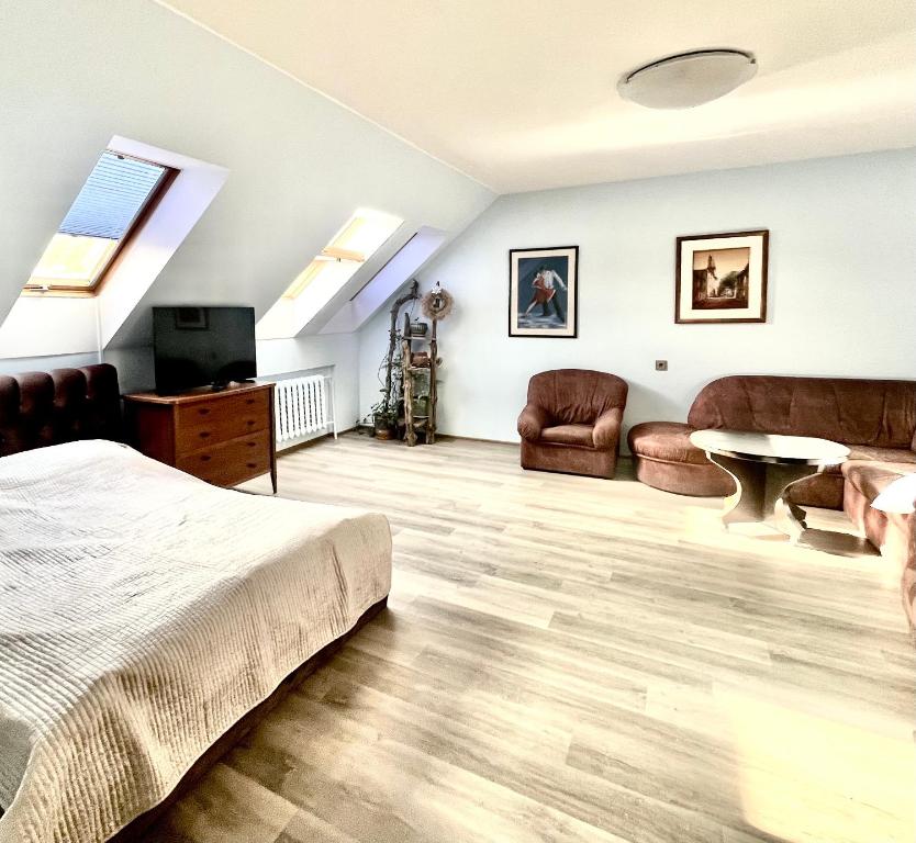 Butẽlis Nidoje, Nida