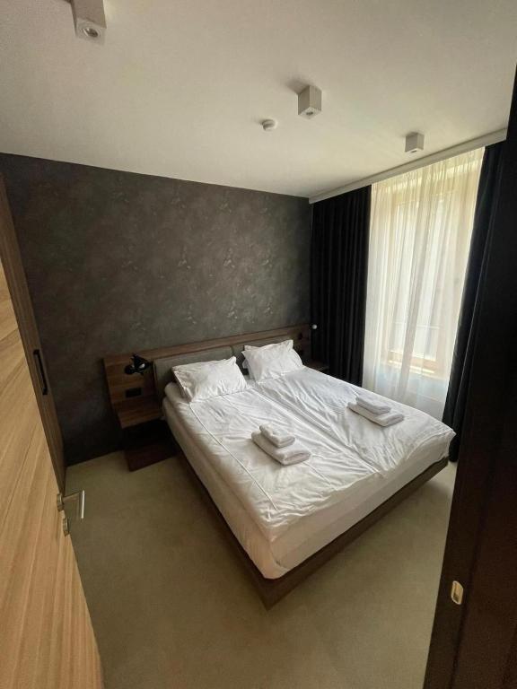 Woodside Apartment - 5