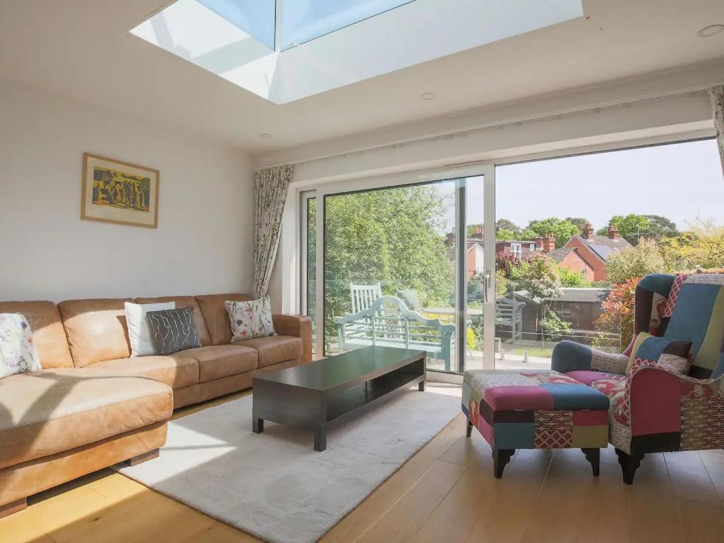 Pass the Keys Super Chic Apartment in Beautiful Sunninghill, Sunninghill