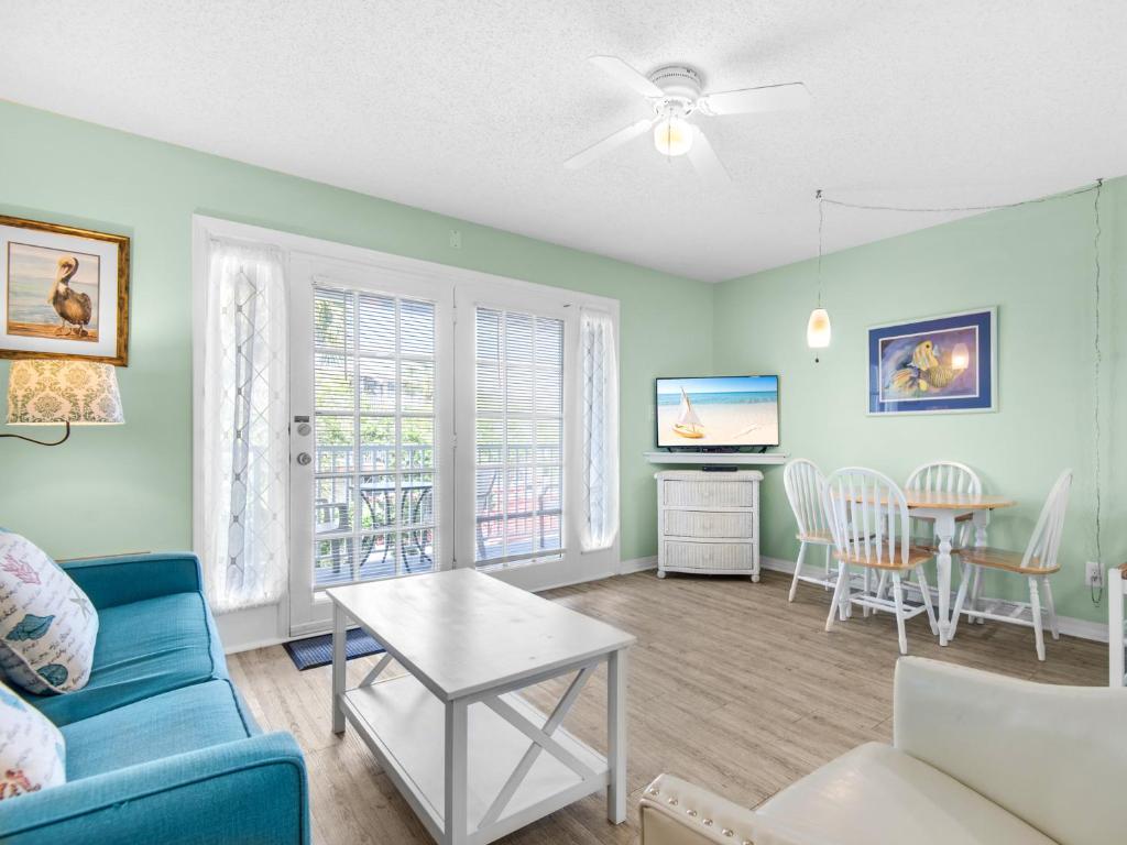 Summer Breeze Condominium 211 by Newman-Dailey, Destin