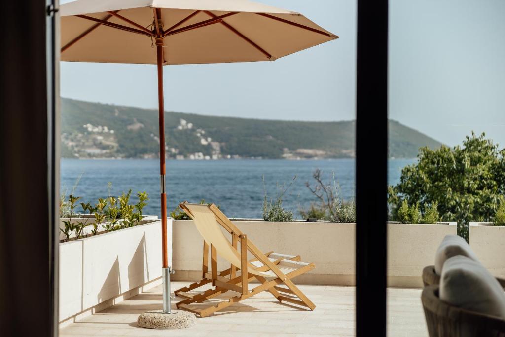 Savina Beachfront Oasis - 3