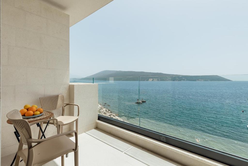 Savina Beachfront Oasis - 2