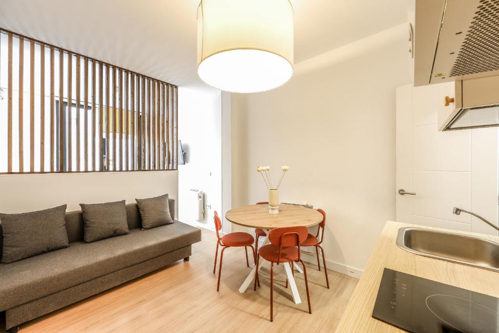 pequeno apartamento reformado en tirso de molina ALQUILER TEMPORAL - 4
