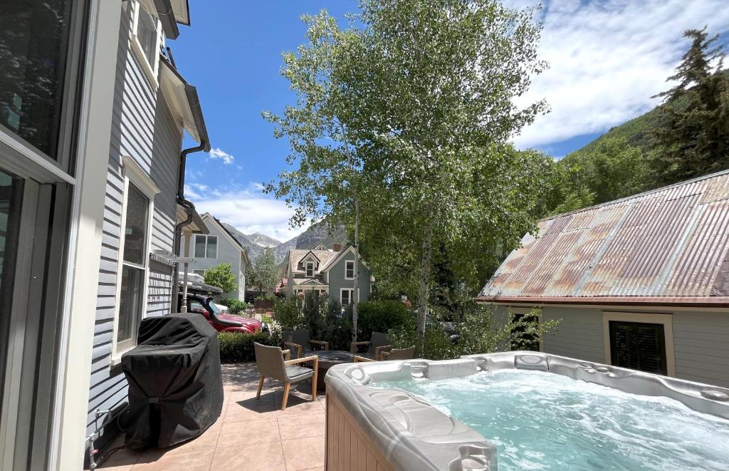 The Residence on South Oak - steps to the gondola!, Telluride