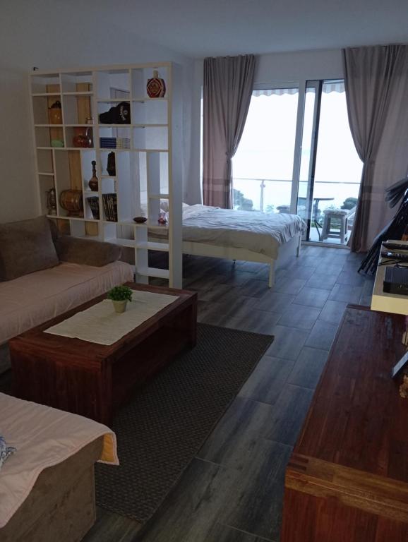 Zara by the sea, Brca