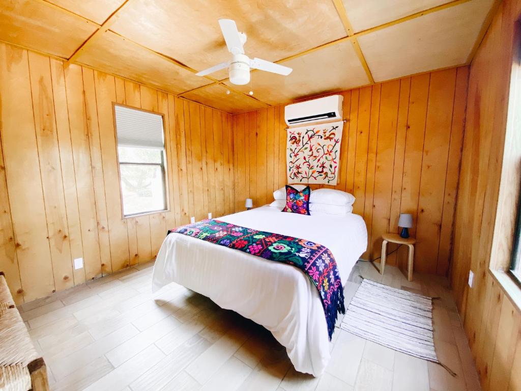 Neya Baja, Villa de Juárez