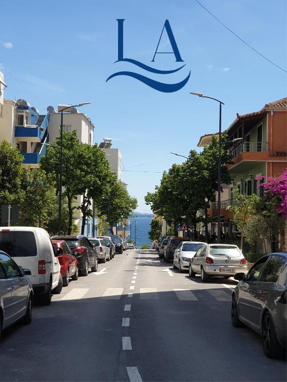 LA Comfy AP, Sarandë