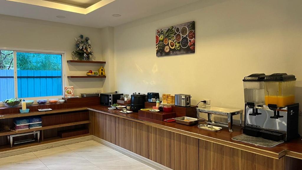 โรงแรมชาร์ล็อต สมาร์ท ลพบุรี (The charlotte smart hotel lopburi)