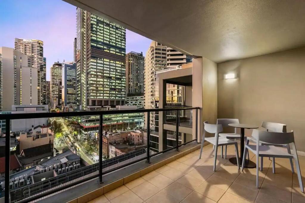 KozyGuru | Haymarket | High Level 2B APT 16, Sydney