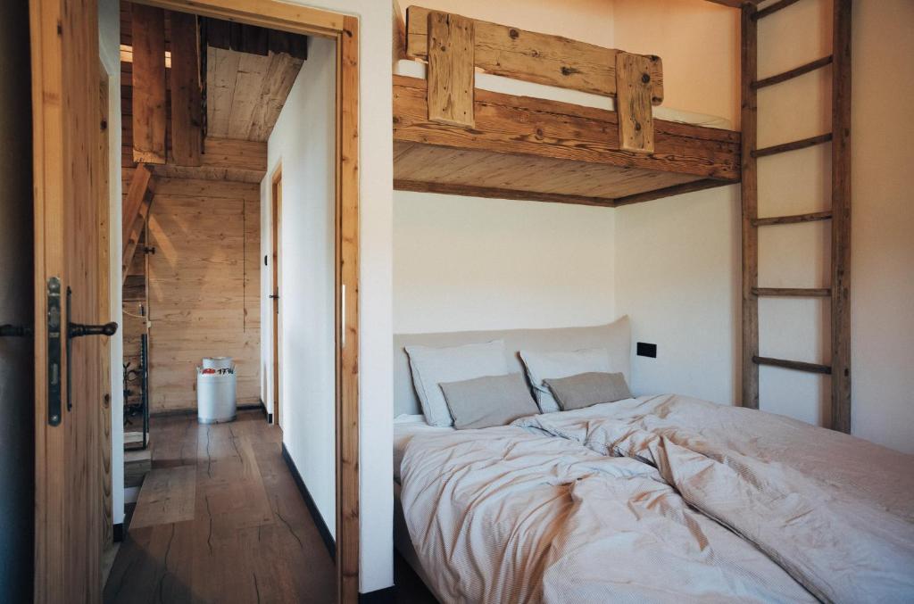 L.A. MOUNTAIN LODGE - 5