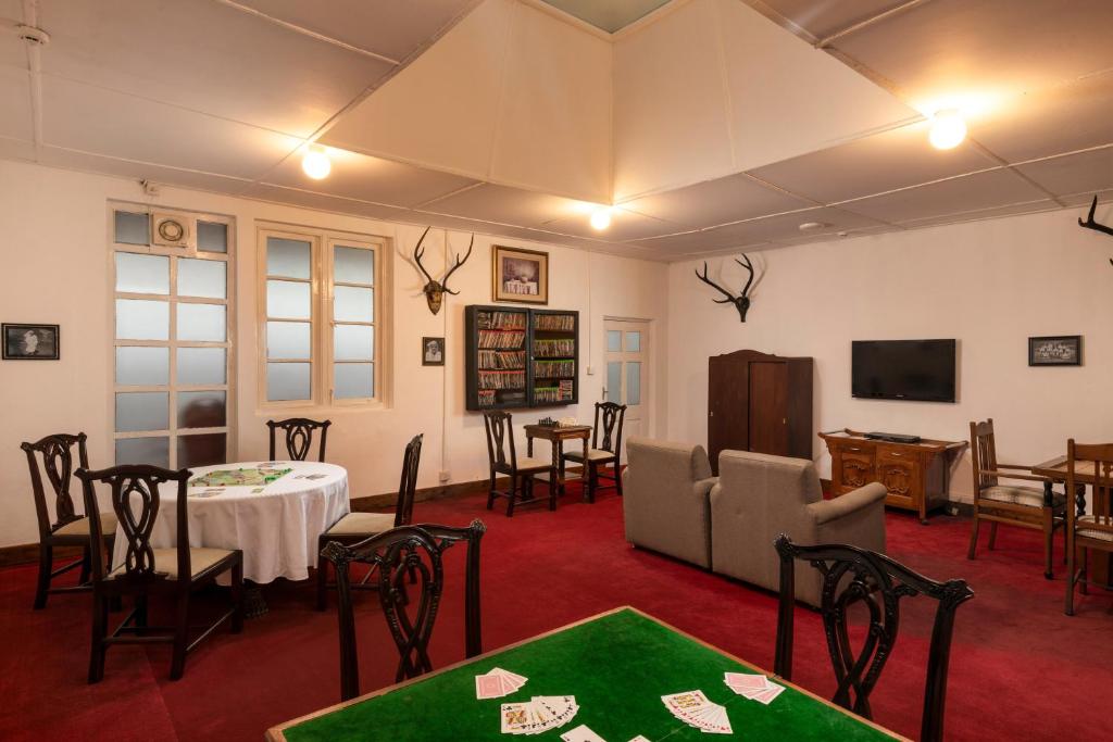 Shared lounge/TV area