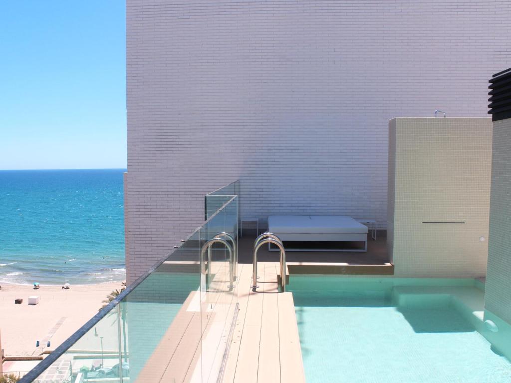 Luxury penthouse with private pool - 2