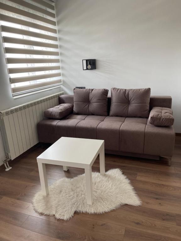 Almond Apartment, 诺维萨德