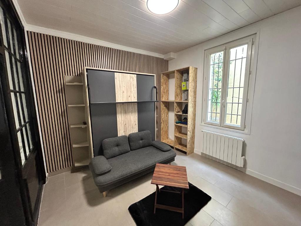 petit Muguet, Avignon