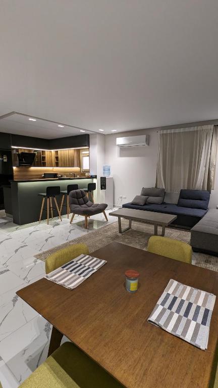 New Cairo Serviced Apartment, Káhira