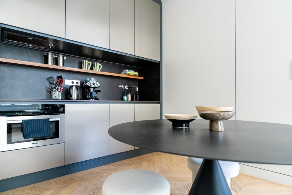 Stylish Flat Close to Louvre & Palais-Royal - 4