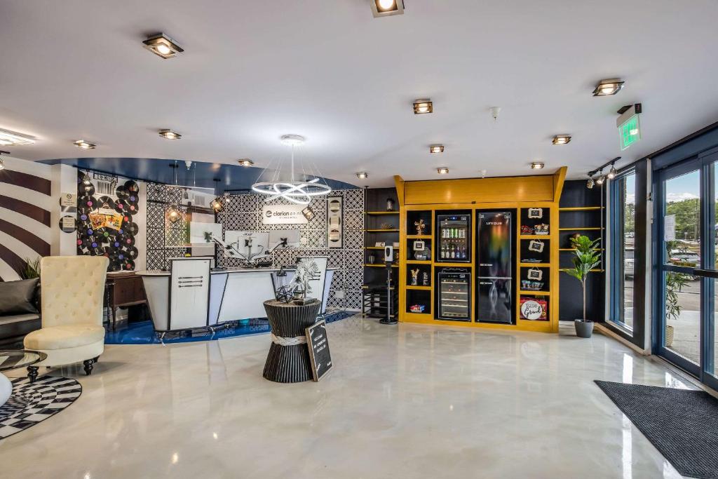 フロント・ロビー