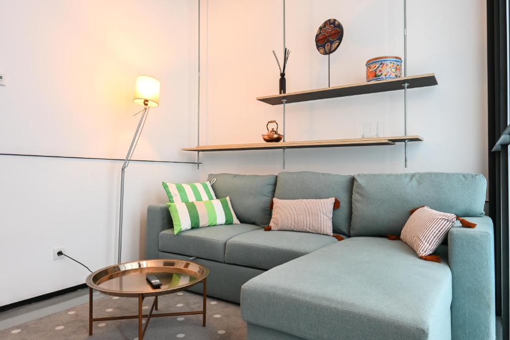 Coqueto y acogedor apartamento TEMPORAL con estilo en Madrid FOV16, Мадрид