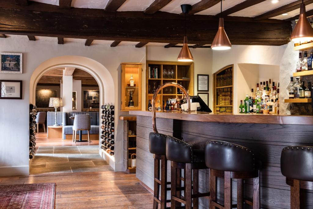 Greenhills Country Hotel — Restaurant & bars in Trinity