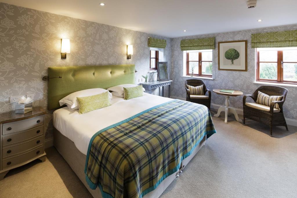 Greenhills Country Hotel — Hotel rooms in Trinity