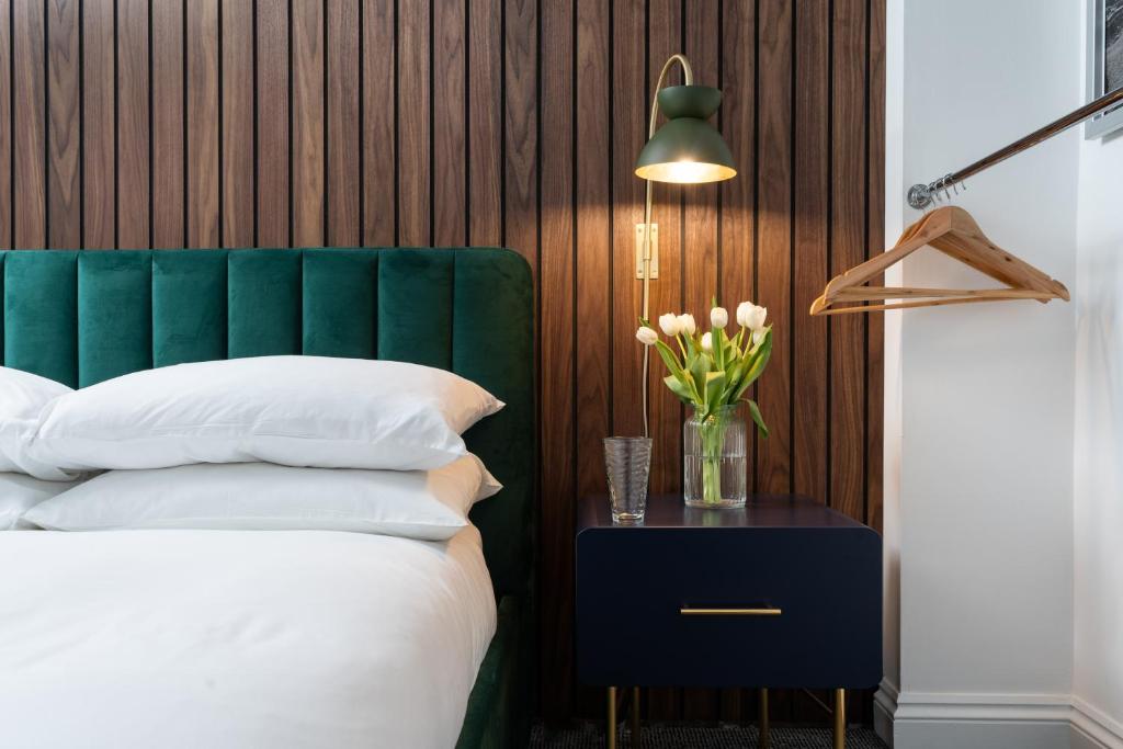 Modern Garden Apartment in a Large Victorian house, Penzance