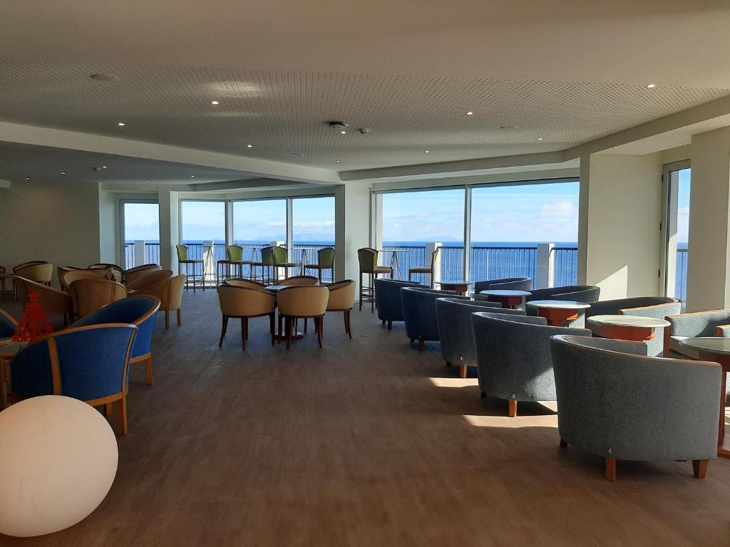 Hotel Royal Orchid — Restaurant & bars in Caniço, Madeira