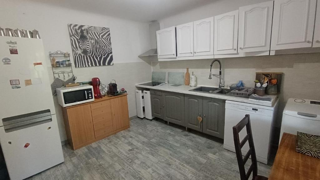 Hébergement indépendant avec parking privé dans villa 6V3APT - 5