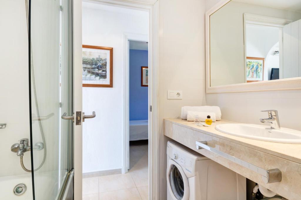 Son Bou Playa Gold by Menorca Vacations — Hotel rooms in Son Bou, Balearic Islands