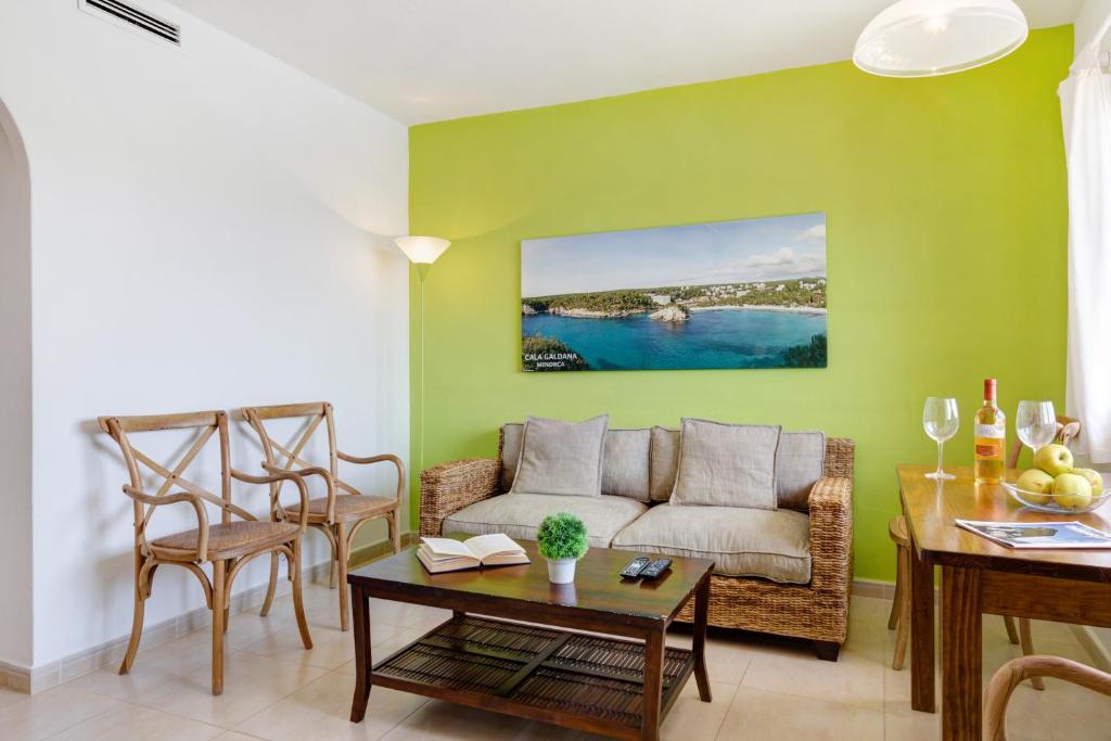 Son Bou Playa Gold by Menorca Vacations — Hotel rooms in Son Bou, Balearic Islands