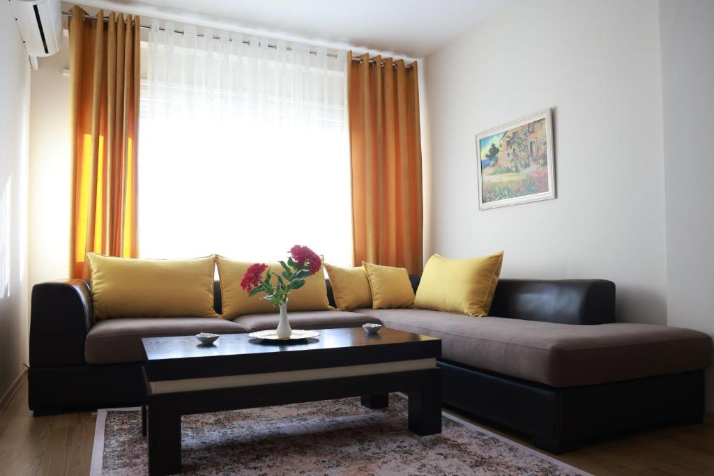 Eloise Apartment, Skadar