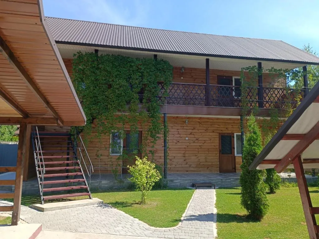 гостинний двір, Hotel in Shatsk