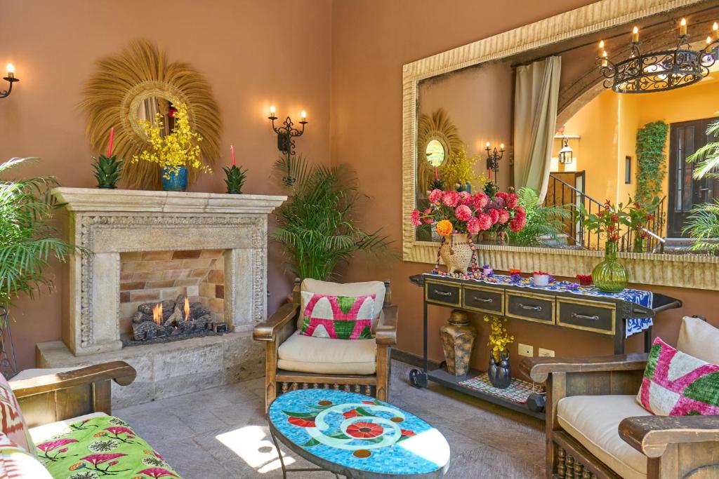 Casa Zaca, 3BR Centro Home with Rooftop & Garden - 2