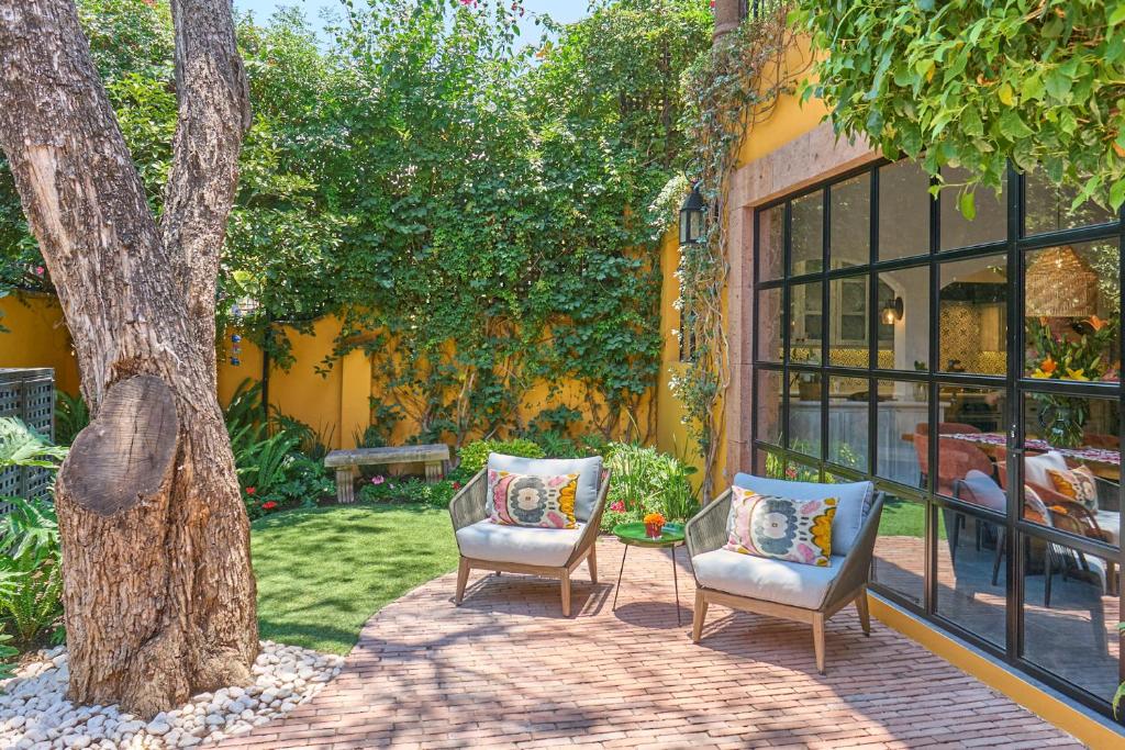 Casa Zaca, 3BR Centro Home with Rooftop & Garden - 3