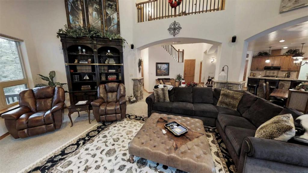 Moon River - Secluded - Washer - Dryer - Hot Tub - WiFi - Fireplace, Red River